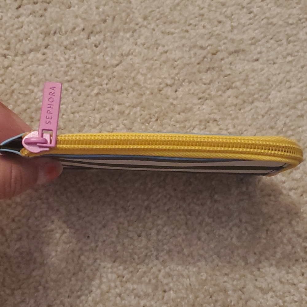 Small pouch - Picture 2 of 3